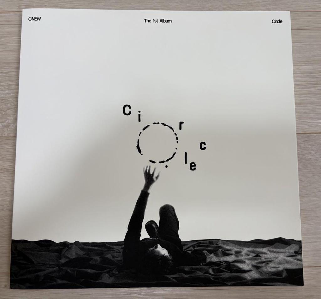 [USED] ONEW 1st Album Circle with Photocard