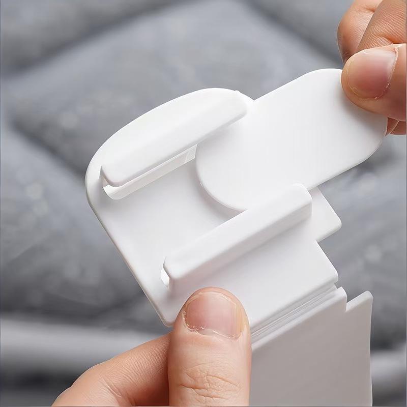 4 Pcs Plastic Non Slip Bed Sheet Holder Clips No Drill Fasteners for Home Bedroom Bedding Slipcover Organization