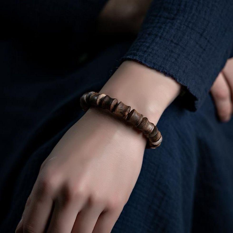 Natural Agarwood Bamboo Water-Sinking Prayer Beads Bracelet - Huian Kynam Yellow Earth Grade