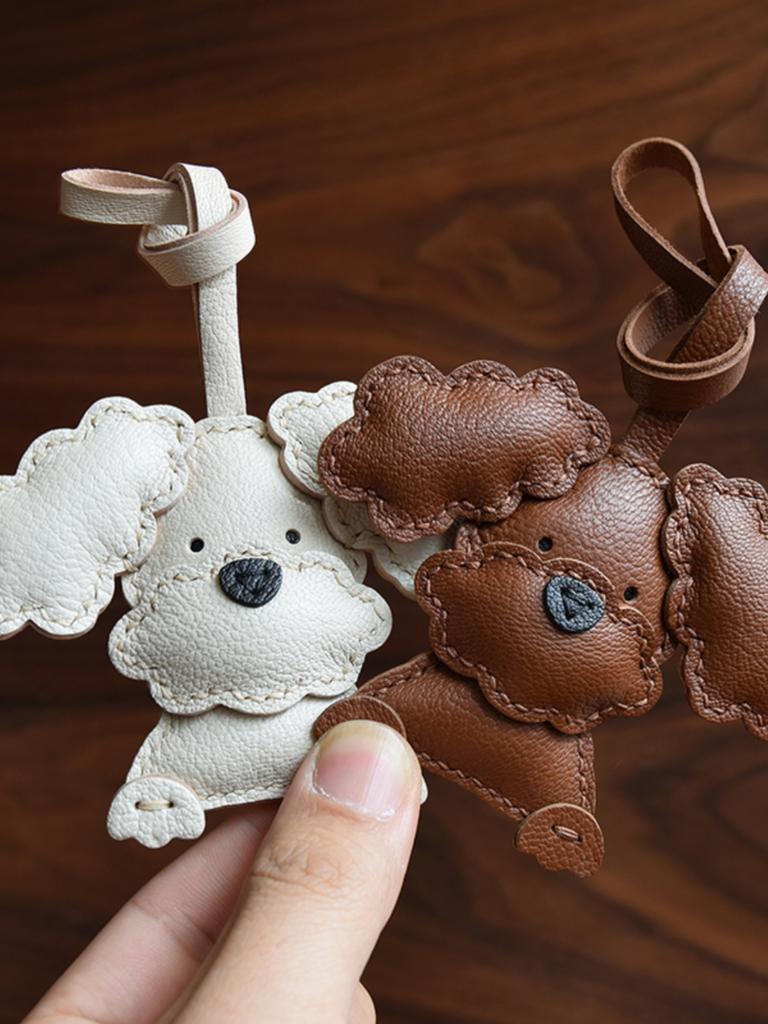 Teddy handmade leather car key bag pendant rearview mirror pendant cute simple female gift keychain