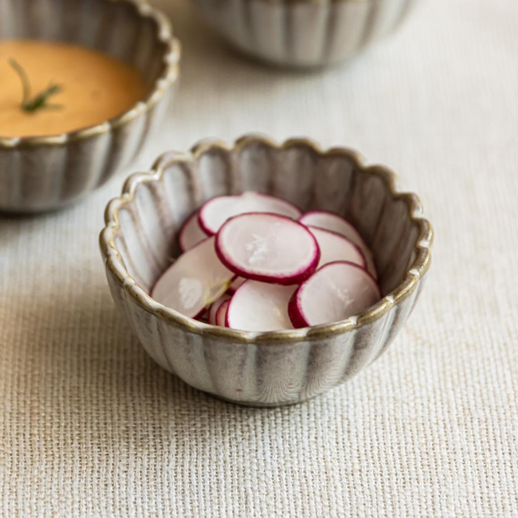 Japanese Retro Ceramic Lace Plate, Household Tableware, Taste Plate, Dipping Plate, Irregular Spitting Bone Plate, Cute Little Plate.