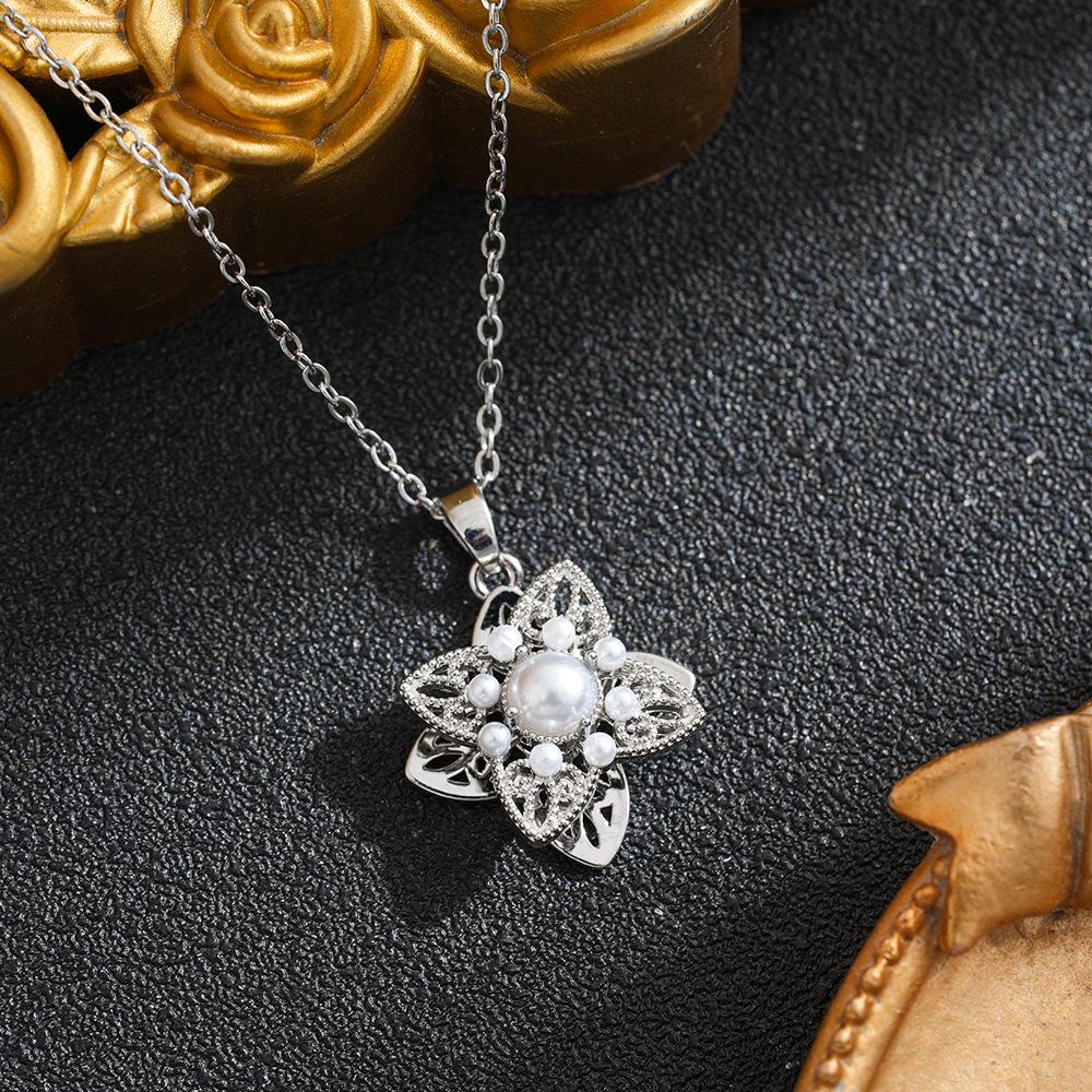 Медный кулон-клевер с микроинкрустацией цирконами - Новый дизайн, Титановая сталь