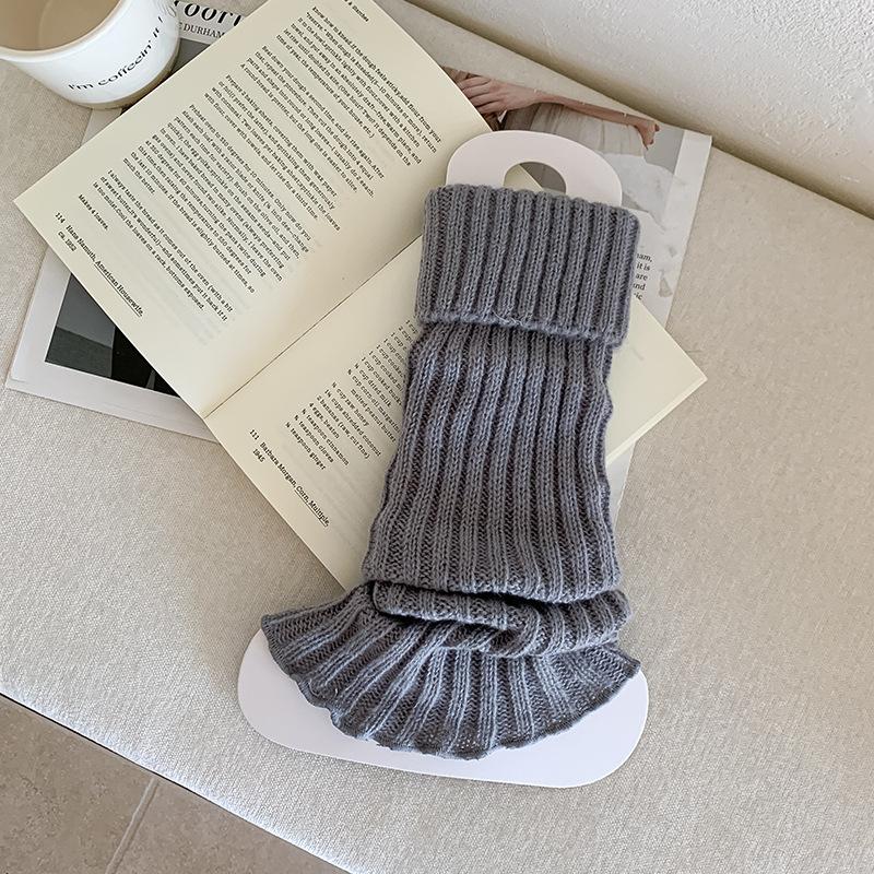 The Mid-calf Socks for Autumn and Winter Look Slimmer. Pair The Leg Socks with Snow Boots. Add Thick and Warm Leg Covers In Winter