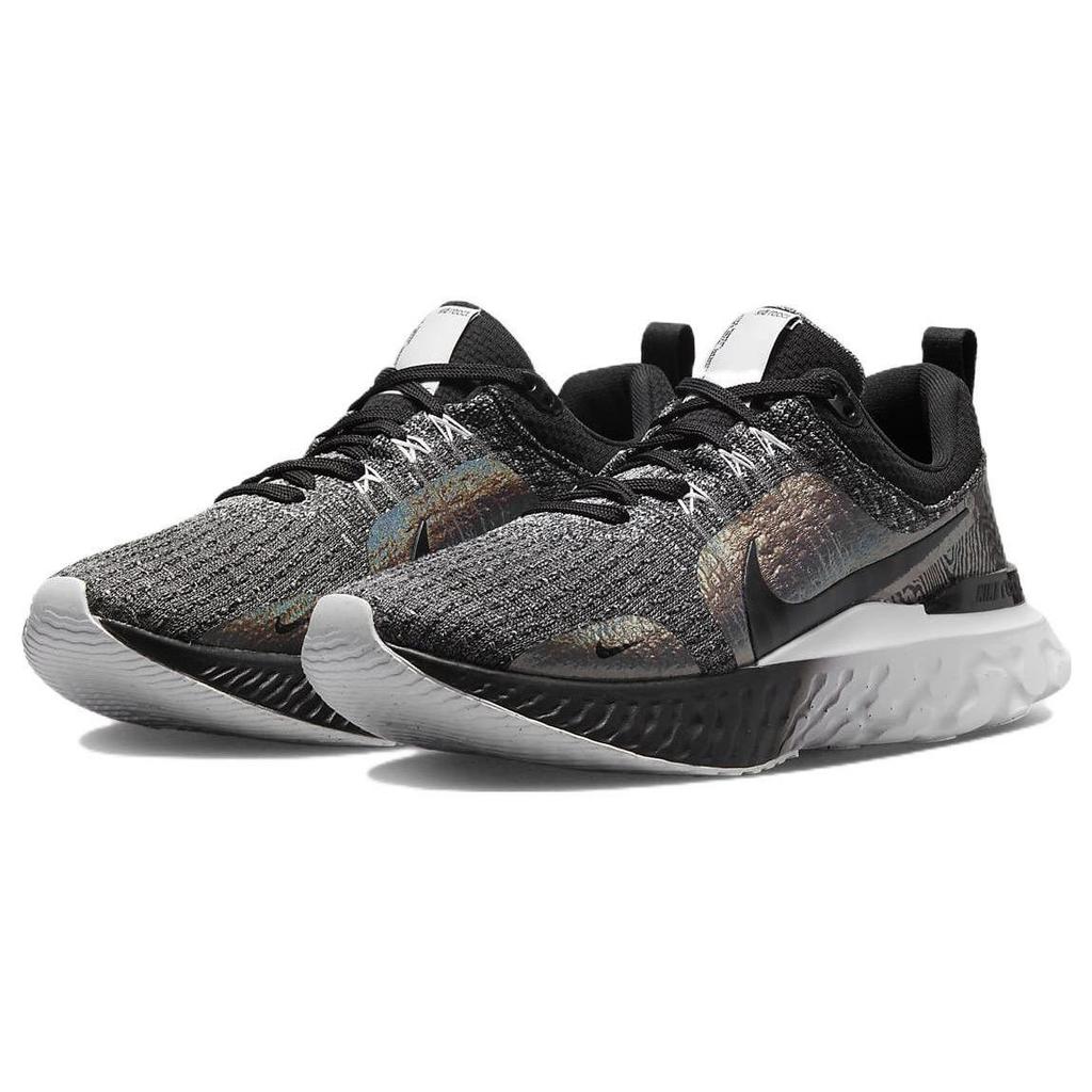 Nike Women's Black White Iridescent DZ3027-001