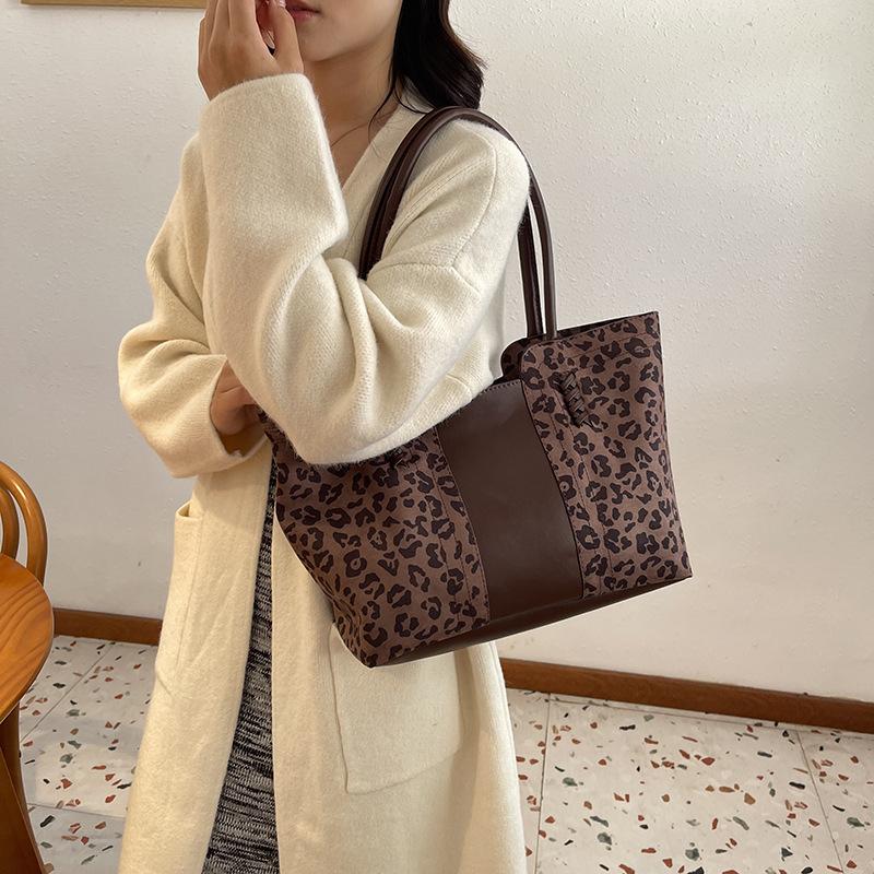 

Сумка большой вместимости, женская модная сумка через плечо, текстурированная сумка-тоут с леопардовым принтом, большая сумка премиум-класса темно-коричневого