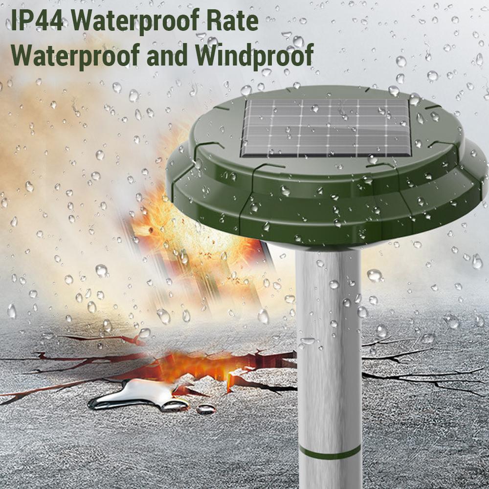 Waterproof 360 Degrees  Mole Repellent Ultrasonic Solar Powered and Rechargeable Snake Repeller for Lawns Yard Garden