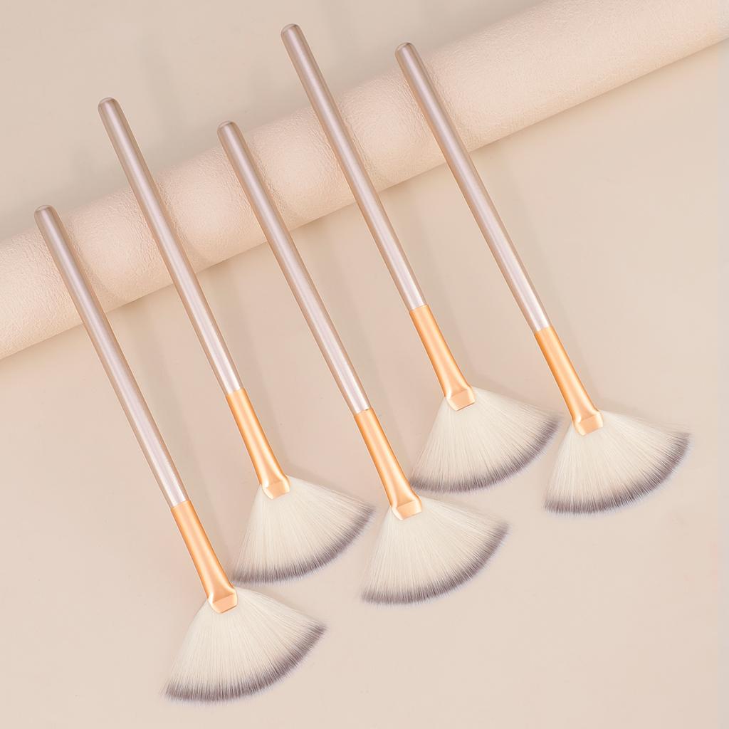 New Practical Facial Brushes Fan Makeup Brushes Soft Portable Mask Brushes Cosmetic Tools for Ladies Girls Nail Charm Beaut