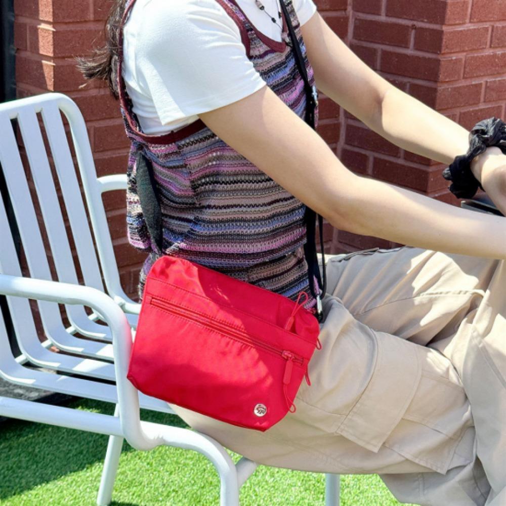 New ArrivalS Open Run Women S Nylon Zipper croSSbody Bag Square Strap