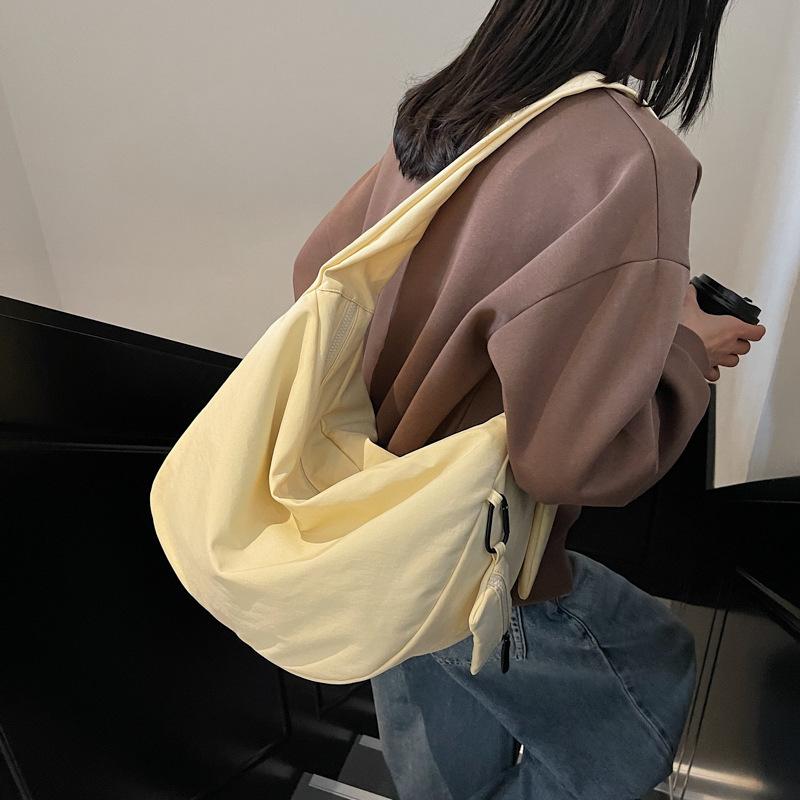Large Capacity Dumplings Winter Shoulder Spring and Summer Fashion Bag Texture Trend New Casual Bag