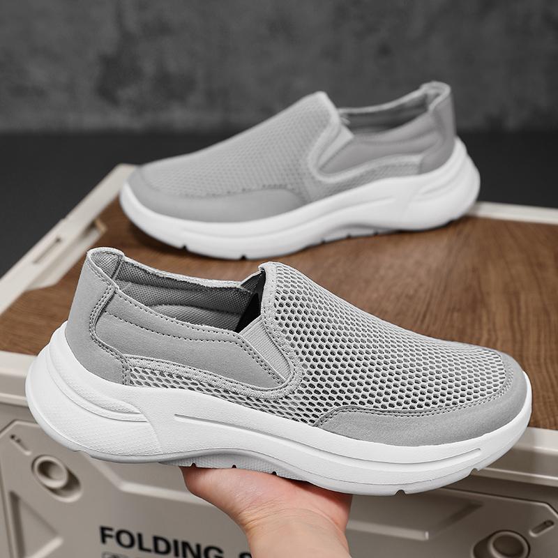 Slip-On Dad Shoes Non-Slip Breathable Soft Bottom Lightweight Large Size Casual Beijing Cloth Shoes for Men Comfortable