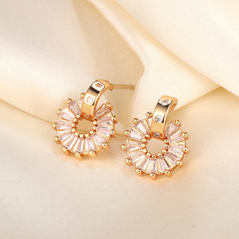 Douyin Explosive Xiaoxiangfeng Seiko Full Diamond Luxury Wind Ring Earrings Raw Retro Earrings