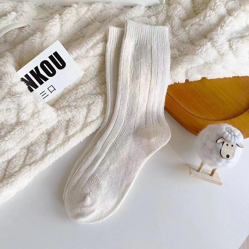 Women's Autumn and Winter Warm, Soft and Pure Color Wool Socks, Retro Thickened Twisted Medium Long Tube Pile Socks, Wool Socks