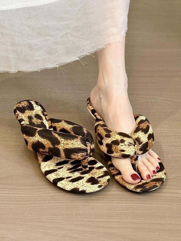 Retro Cow-toned Suede Round Head Toe with Wedge Heel Sandals Female Summer Plus Soft Foreign Versatile Flip-flops