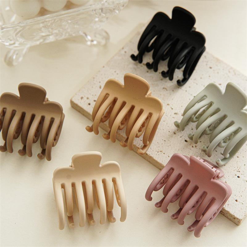 Matte Surface Earth Tone Hair Grip Minimalist Solid Color Multi Claws Design Professional Non Slip Holding Styling Fixer