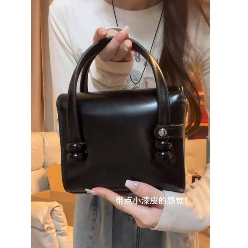 Wind Niche Shell Bag Female Elegant Handbag Versatile Messenger Bag Simple and Lightweight