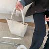 V strap tote bag IVORY