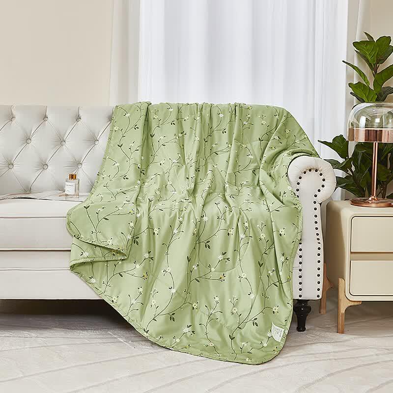 PLAYBOY Honeysuckle Summer Quilt