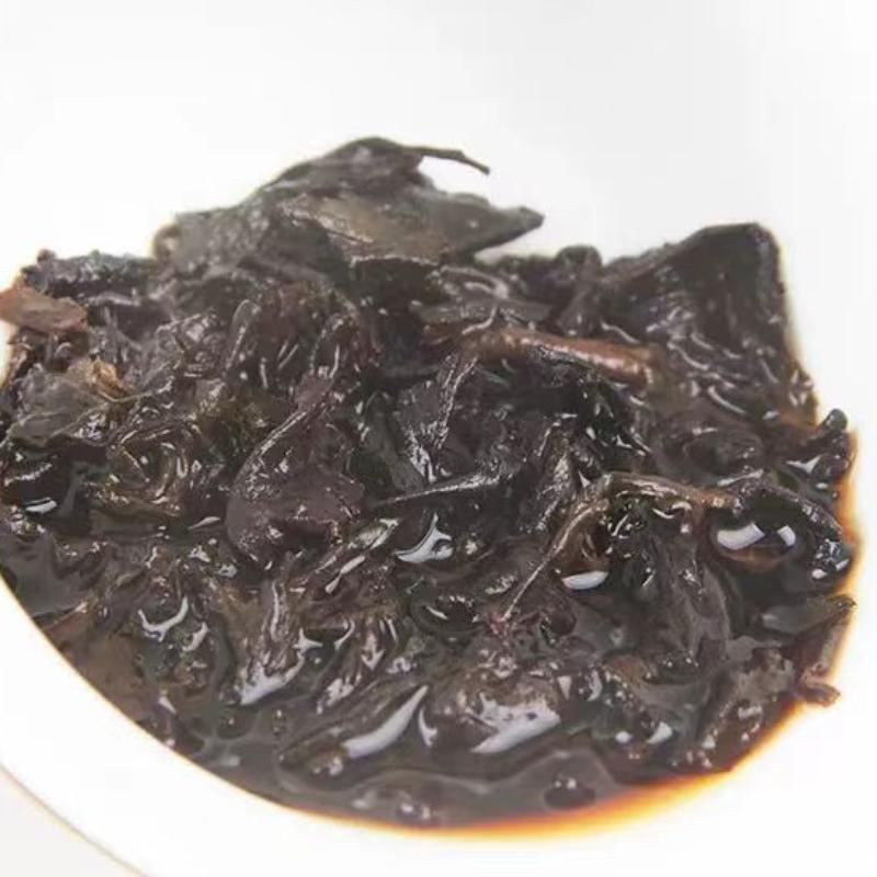 357g Yiwu Puerh Reifer Teekuchen Yunnan Pu'er Gekochter Tee Bio Pu-erh Schwarzer Tee