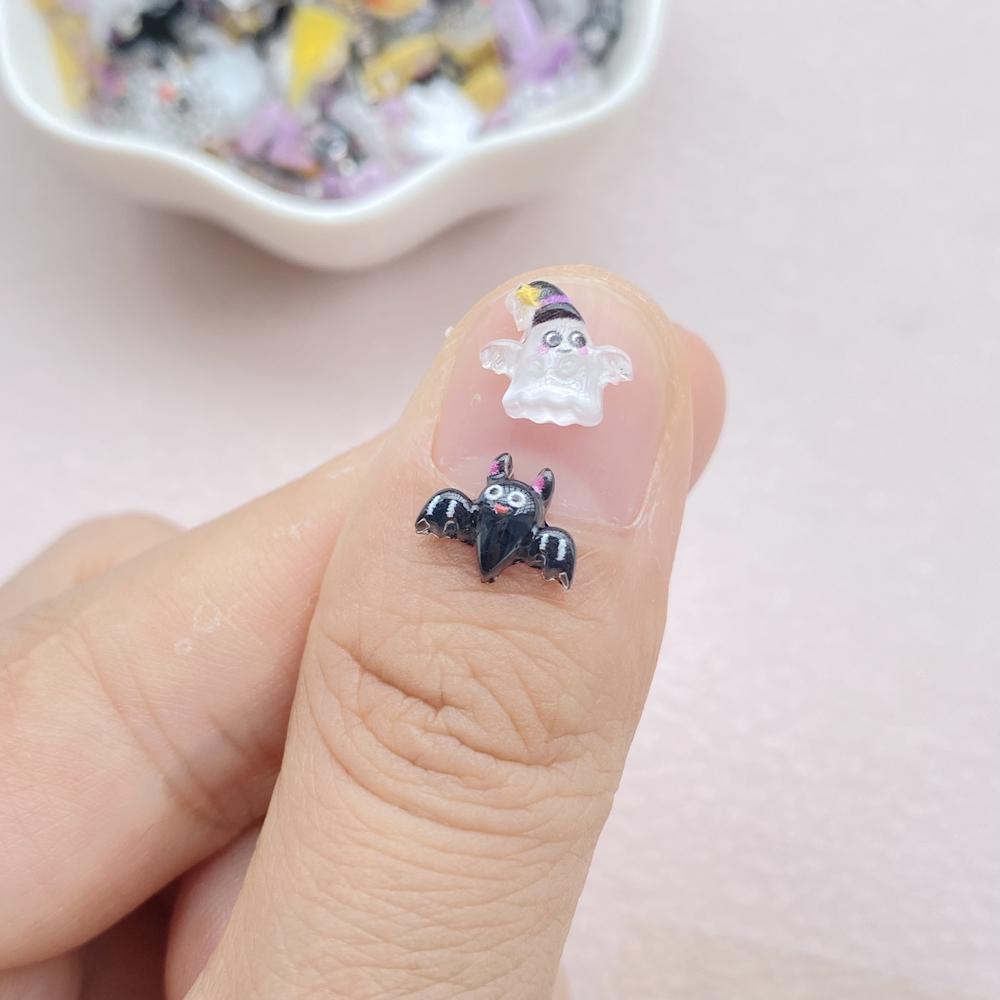 100Pcs Cute Mini Cartoon Halloween Bat, Ghost Nail Art Resin Designer Charms DIY Craft For Nail 3D Decorations Jewelry