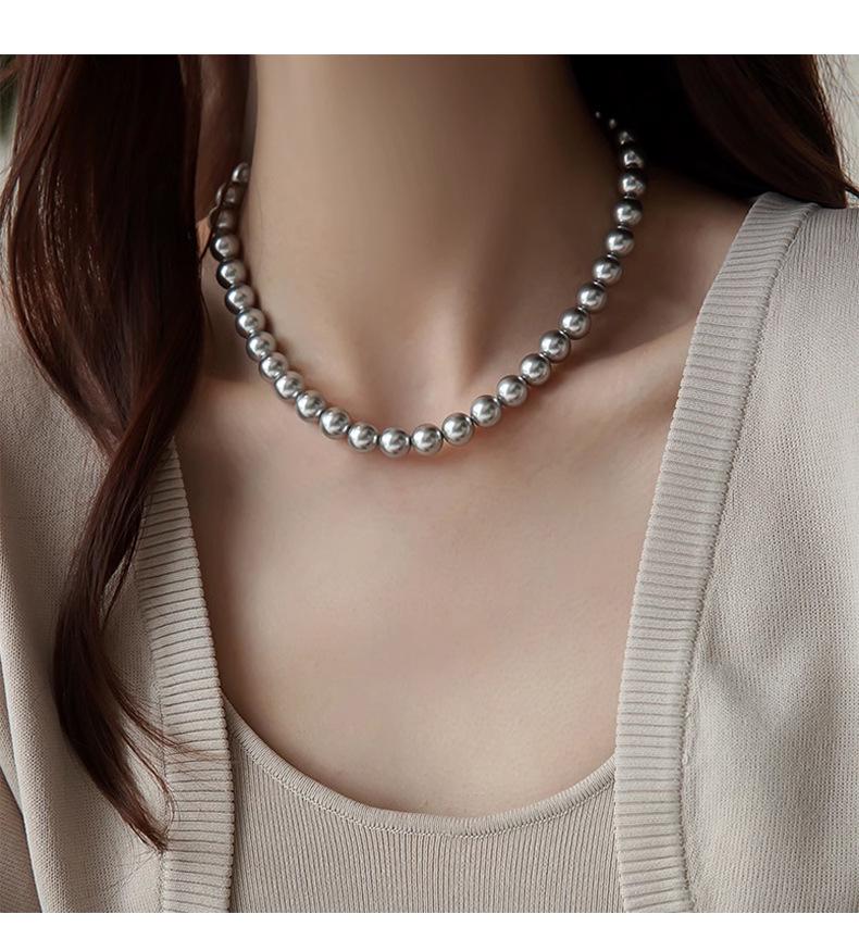 Women's Non-Fading Deep Sea Shell Pearl Necklace with Versatile Small Lockbone Chain