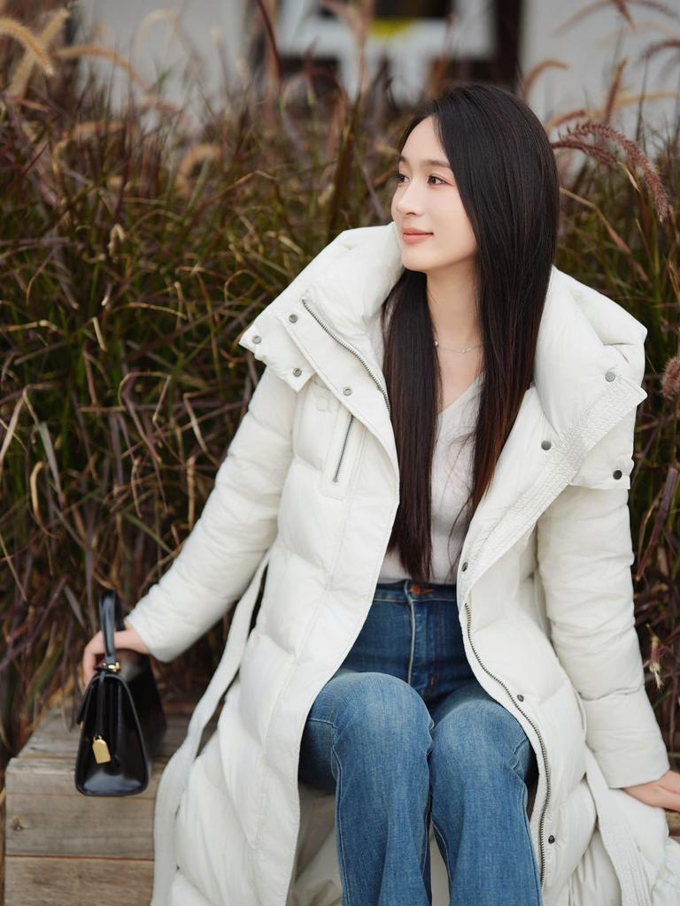 Women's Luxury Hooded Down Jacket - Winter Fashion, Warm, Long, and Thickened Design