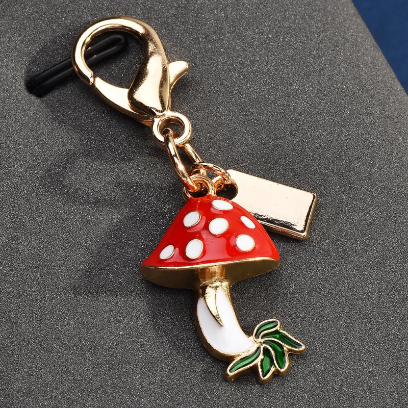Exquisite High-End Strawberry Mushroom Keychains For Women Bag Pendant Charm Car Keyring Jewelry Gift Decoration Accessories