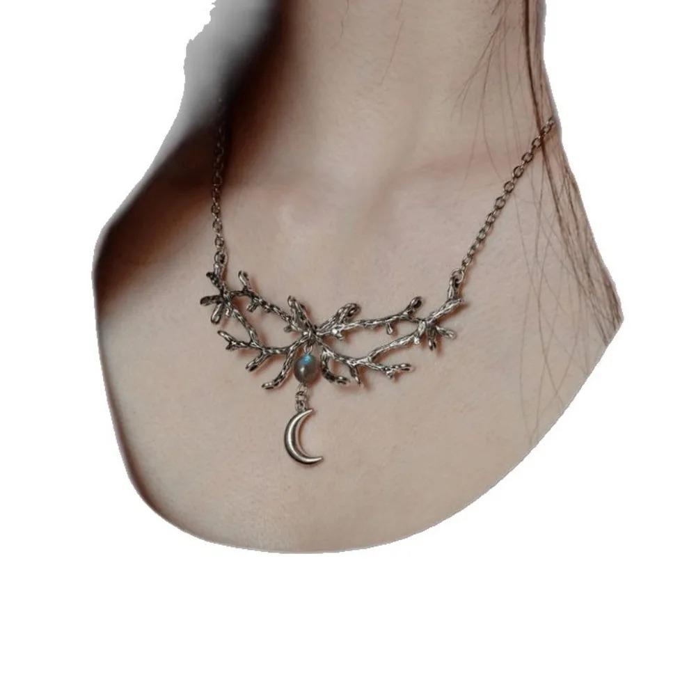 Temperament Gothic Gold Farbe Ast Sichelmond Anhänger Halskette für Damen Halloween Party Hexe Magie Schmuck Accessoire