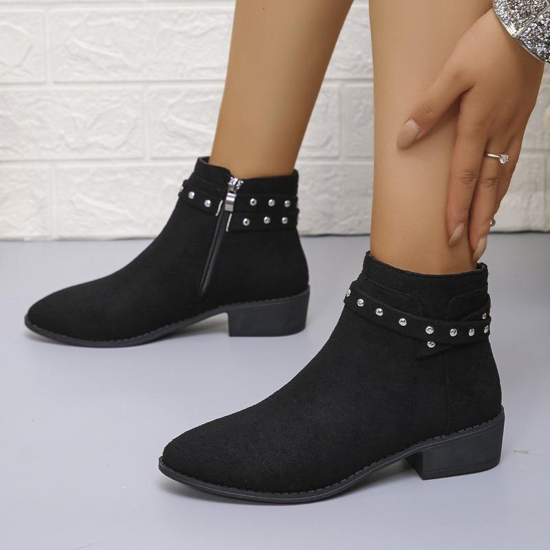 paragraph Women's Plus Size Western-Inspired Chunky Heel Booties with Side Zipper & Stud Accents - All-Season Comfort Fabric Upper & Rubber Sole