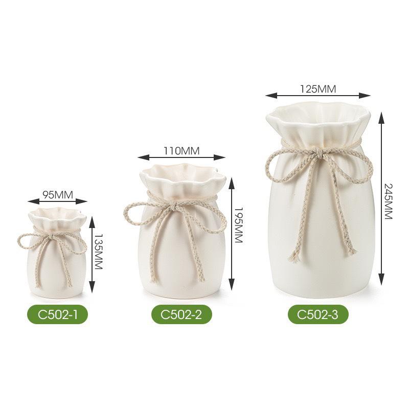 Integrated Plastic Vase with Artificial Flowers and Hemp Rope Tie, Imitation Ceramic Ornament for Living Room.