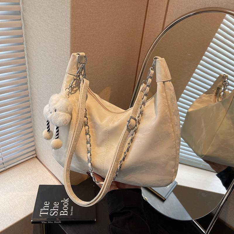 

Large capacity relaxation bag women s new versatile commuter shoulder messenger bag casual dumpling bag