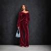 Completo casual da donna in velluto, top asimmetrico a manica lunga off-shoulder e pantaloni, set da 2 pezzi