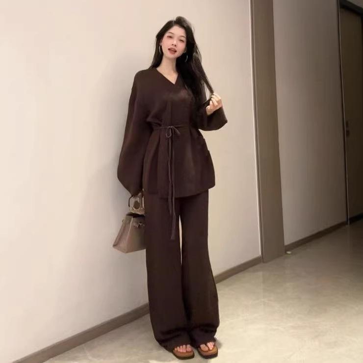 Petite High-End Knit Sweater & Wide-Leg Pants Set for Fall/Winter - Elegant Mature Style