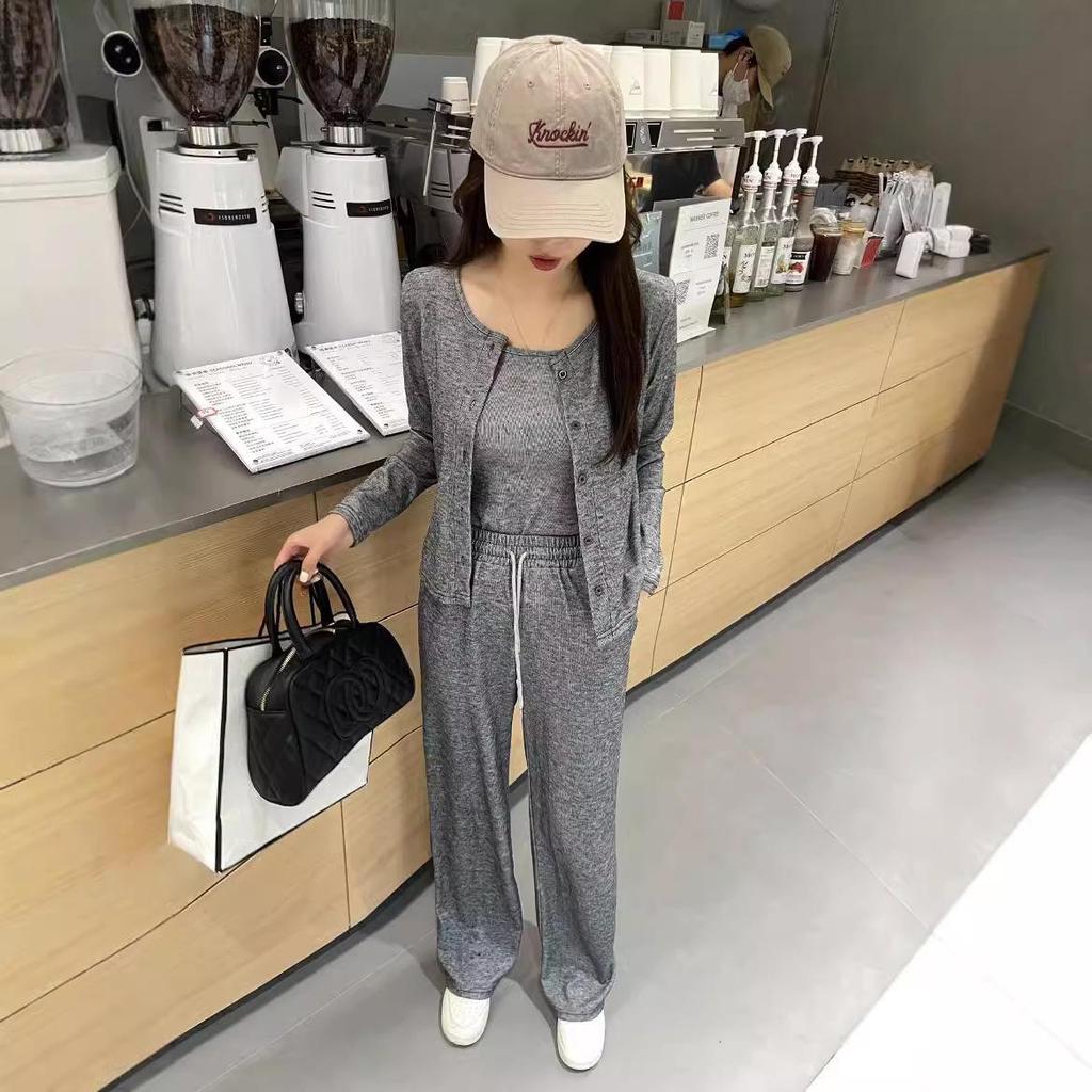 Trending Women's Casual Sportswear: Spring/Autumn Lightweight Loose-Fit Fashion Cardigan and Glutinous Rice Three-Piece Set