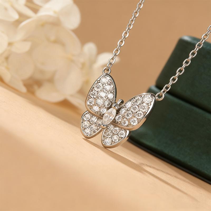 Fashionable and personalized women's simple and sweet butterfly zircon pendant with elegant temperament and versatile necklace