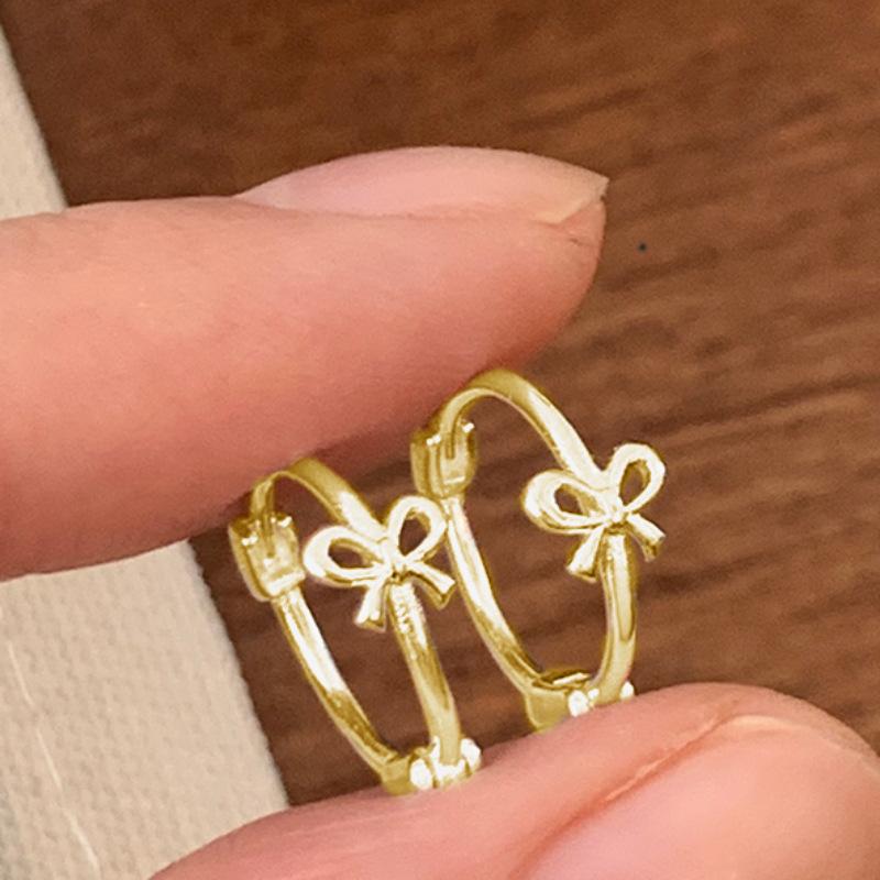 Mini Bow Earrings Small Simple Gentle Delicate High-end Light Luxury 100% Match Daily Affordable Dainty Women's Versatile Earrings