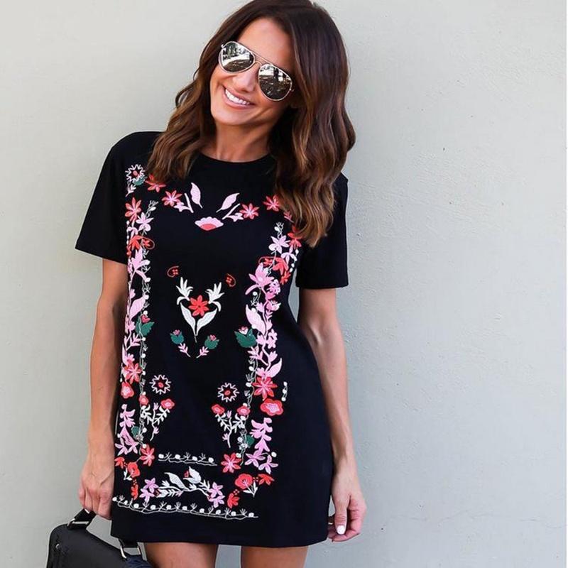 Summer Fashion Women Printed Shortsleeve Long Tshirt With Casual Round Neck For Comfortable Wear