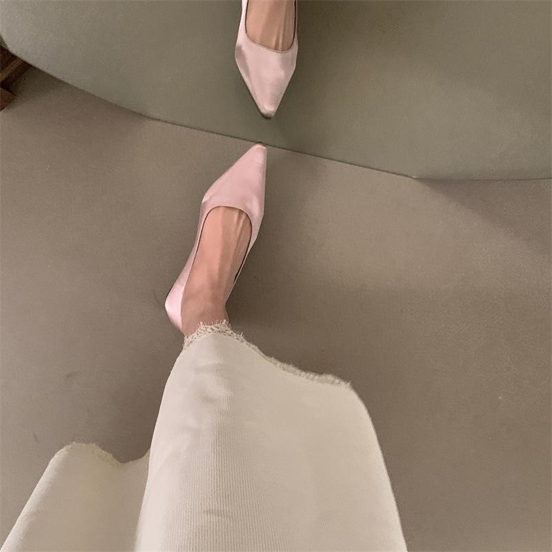 French temperament satin pointed single shoes women's 2024 summer new shallow mouth senior fairy gentle soft sole grandma shoes
