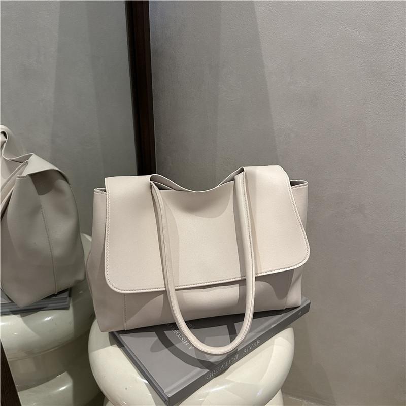 High Value Large Bag Women's Bag Summer New Trendy Large Capacity Handbag Retro Commuter Tote Bag