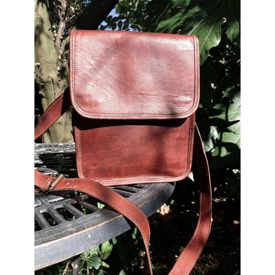 Braune Leder-Herrentasche, kleiner Leder-Messenger, Umhängetasche, stilvolle Reisetasche, Hunde-Wandertasche, 7"x9" Leder-Umhängetasche, Geschenk für ihn