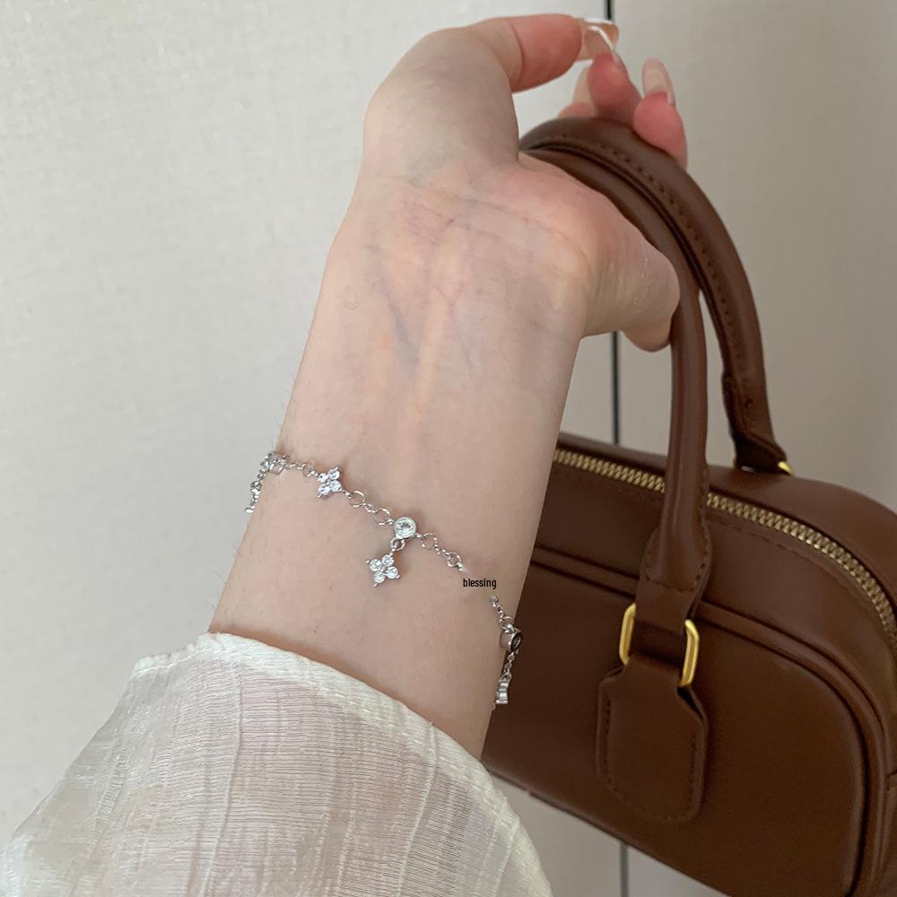 Four-Leaf Clover Zircon Flower Bracelet - Elegant, Versatile, Stackable Jewelry