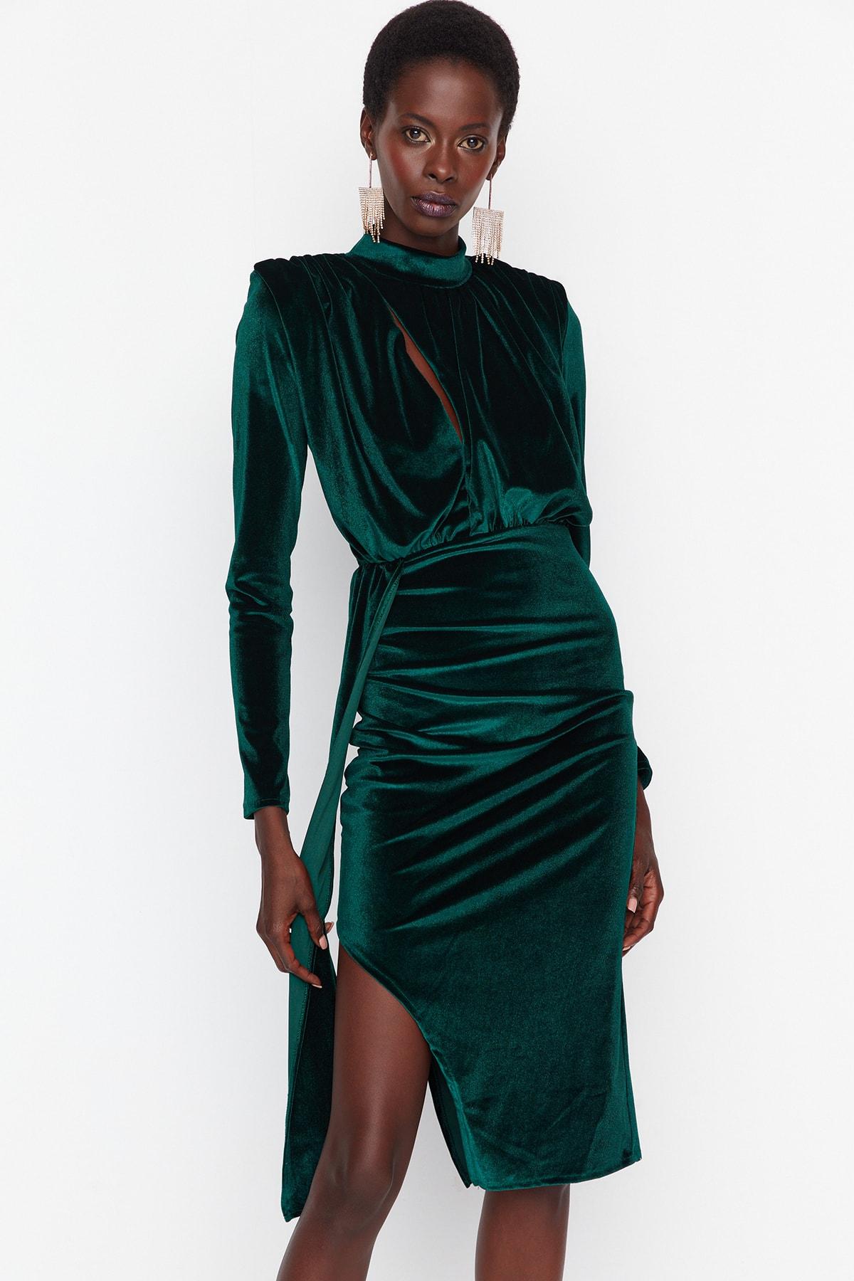 

Платье - Зеленое - Облегающее