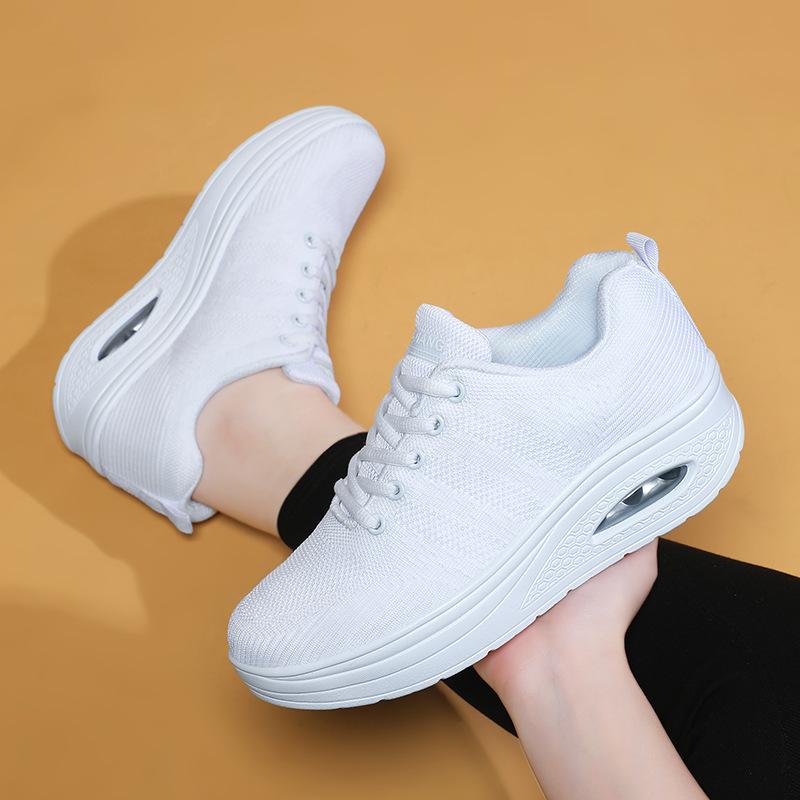 

2025 spring and summer new flying woven women s little white shoes breathable round head casual sports platform rocking shoes 35 белый