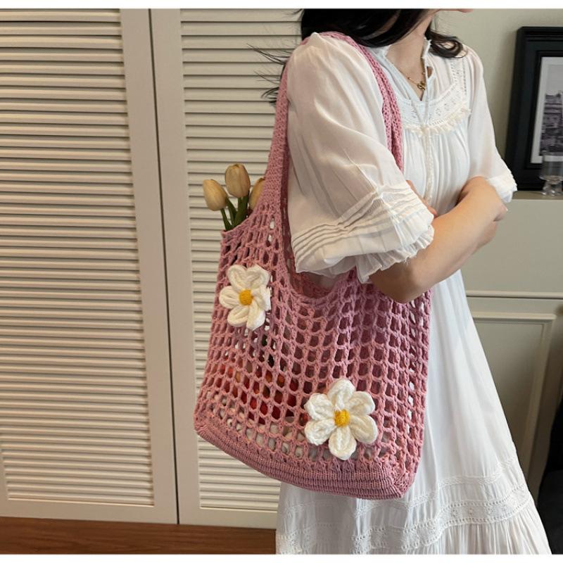 Fashion hollow knitted bag women's small fresh flower woven bag versatile shoulder handbag summer mother and child bag