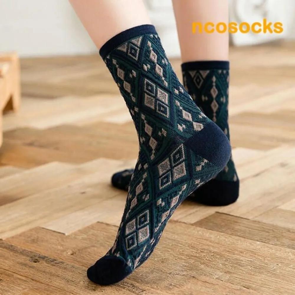 Anco Socks Bold Diamond Pattern Women s Socks 5-Piece Set evenly