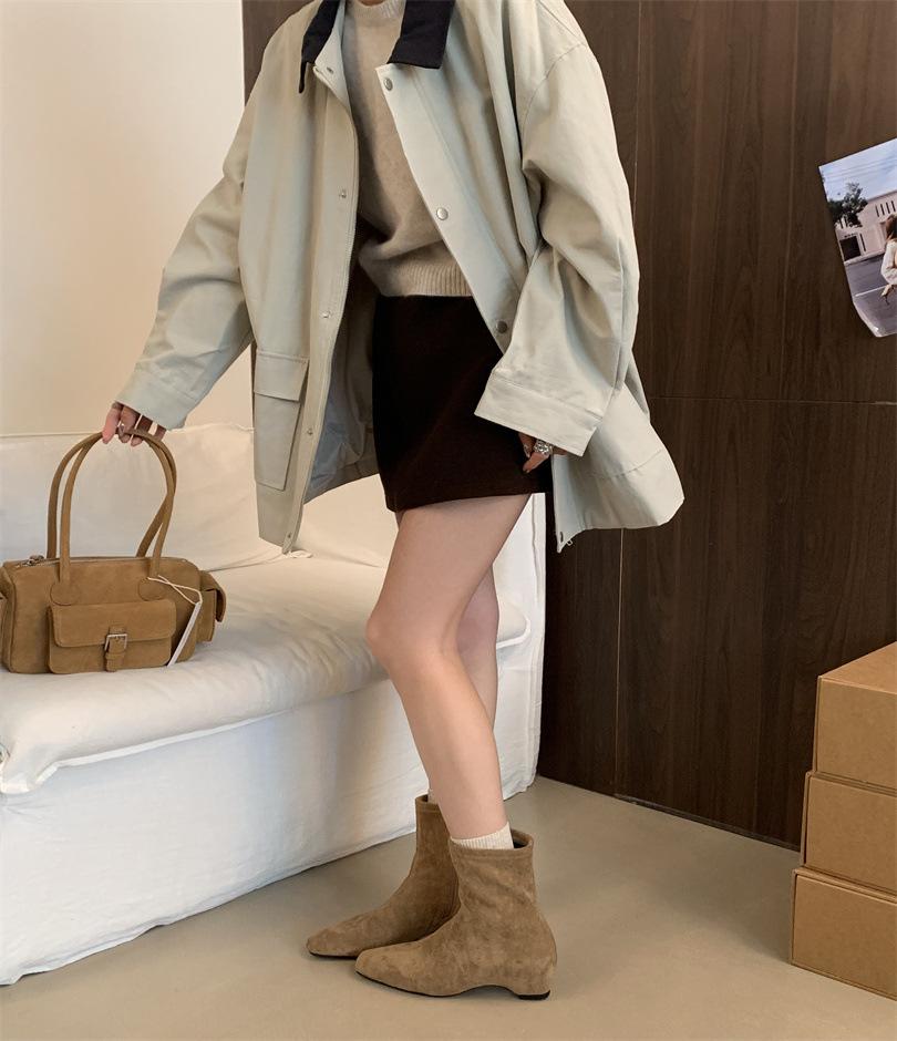 

2025 осень и зима новые остроносые короткие ботинки на скрытой платформе женские замшевые эластичные ботинки ботинки со складками ковбойские короткие ботинки женские 39 хаки