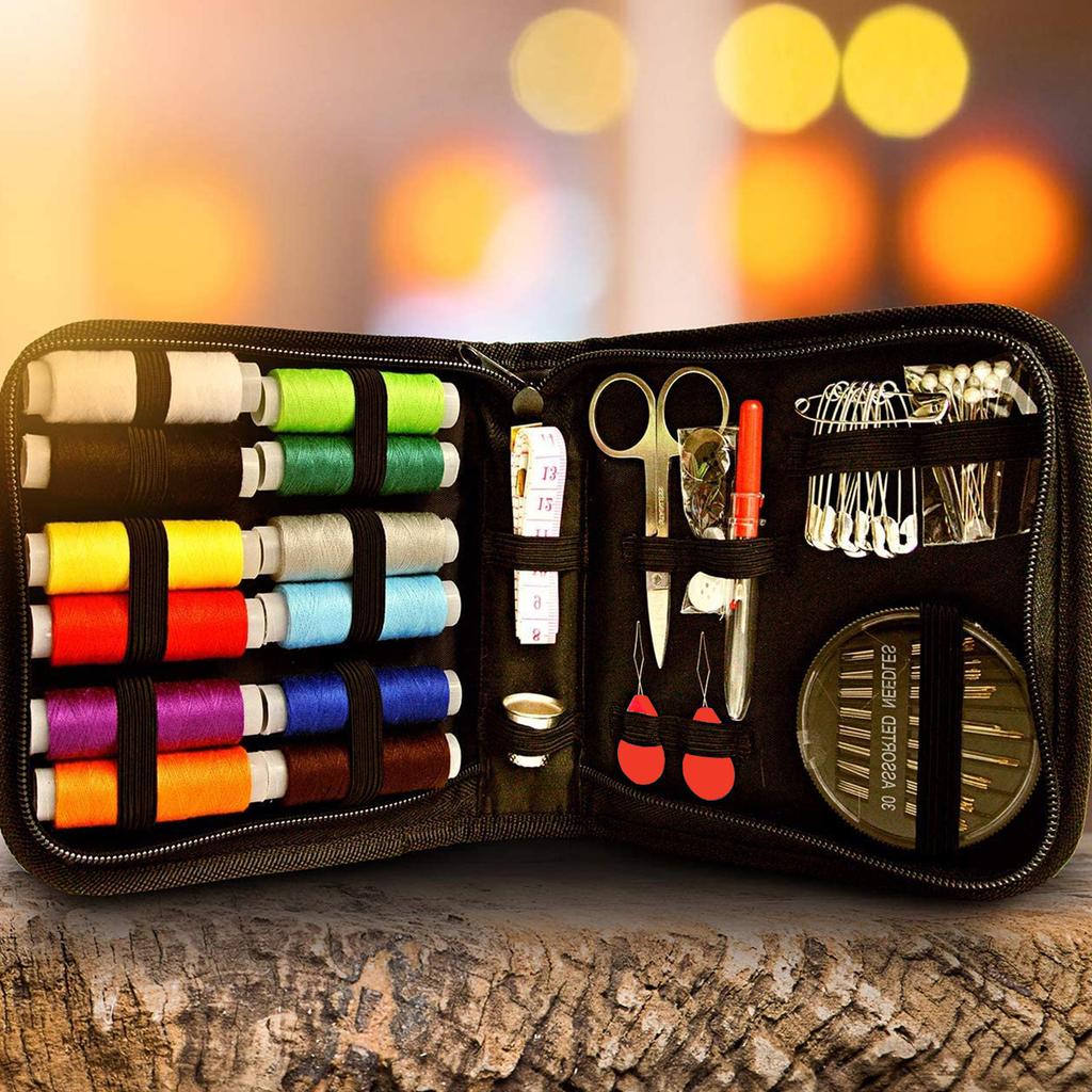 Mini travel sewing kit for adults - Basic emergency sewing kit with multi-coloured threads and needles Small sewing kit for beginners