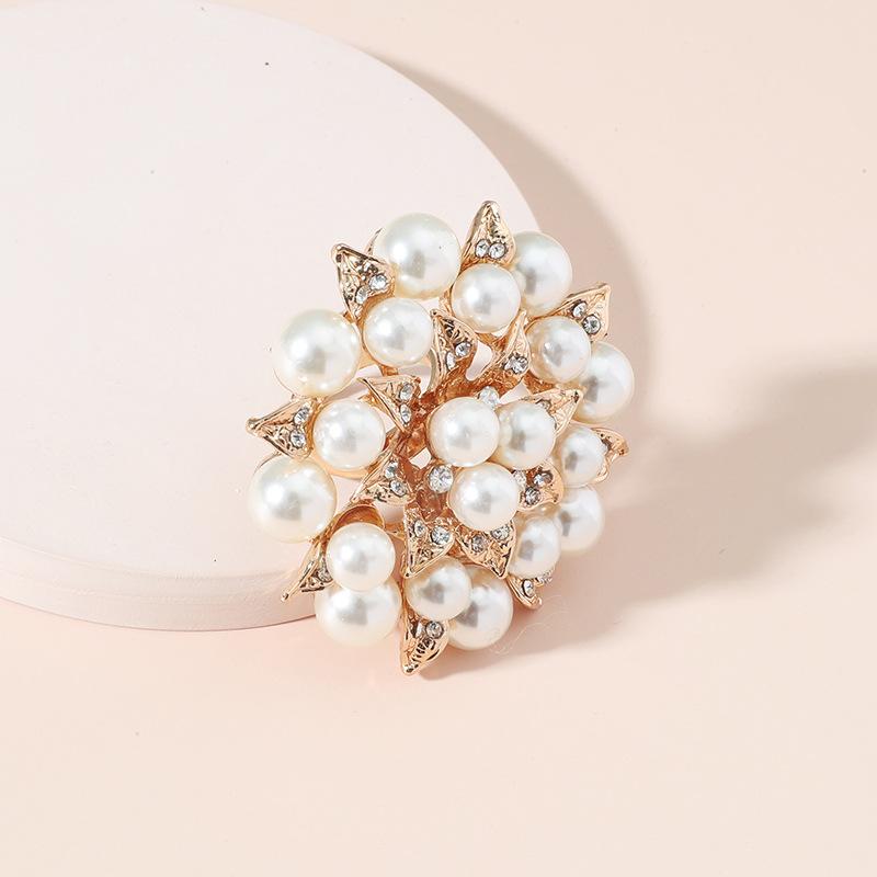Elegant Temperament Exaggerated Diamond-encrusted Pearl Flower Ring, European and American Fashion Creative Opening Ring