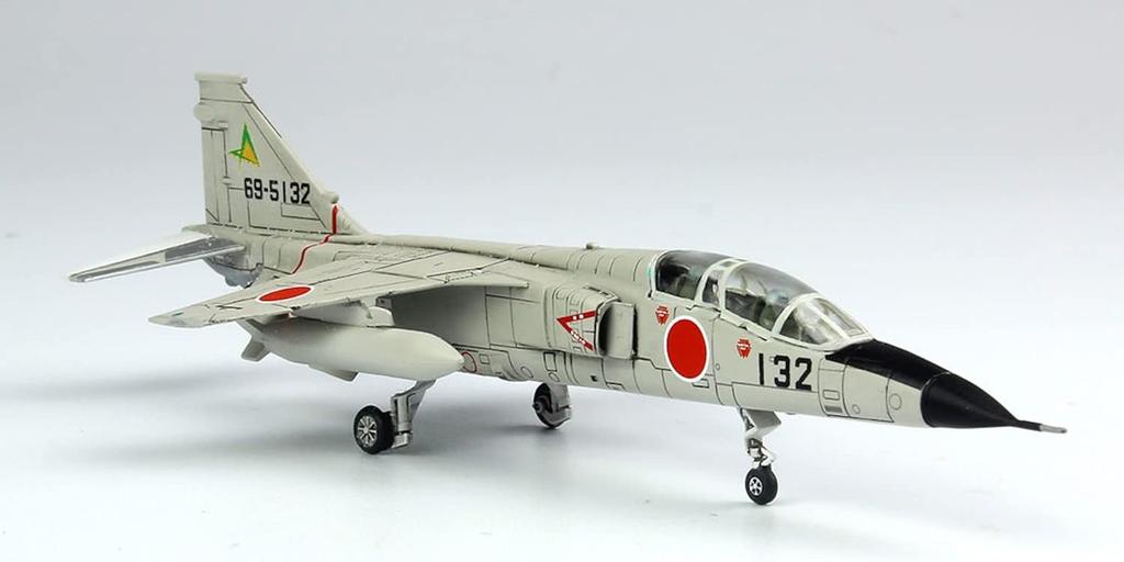 PLATZ JASDF Advanced Trainer Late Model Matsushima Air Base Plastic Model 1/144 T-2 PF-42