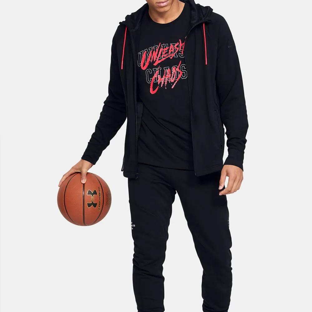 Under Armour Jackets Men's Black Hooded Moderate Other (Unisex) Jackets 1351317 001