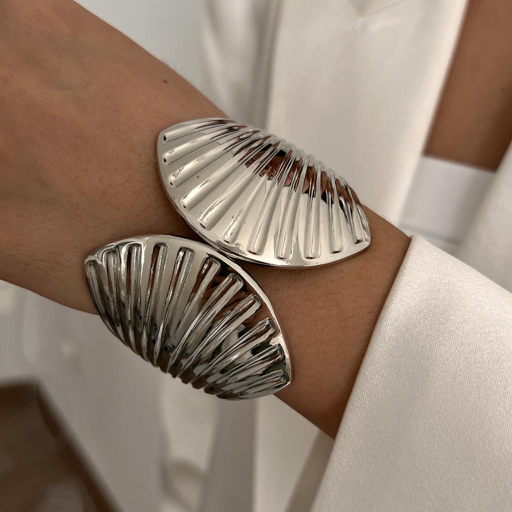 Ingemark Exaggerated Hip Hop Metal Scallop Knot Open Bangles Women Trend Vintage Gold Color Rhinestone Bracelet Men Jewelry